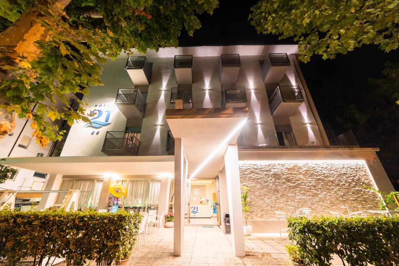 Hotel 21 Riccione Exterior photo