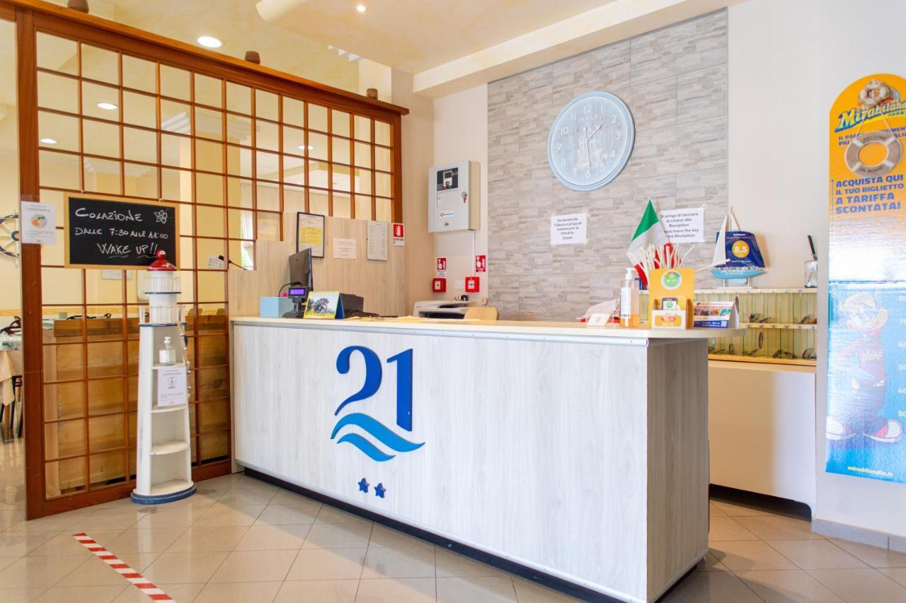 Hotel 21 Riccione Exterior photo