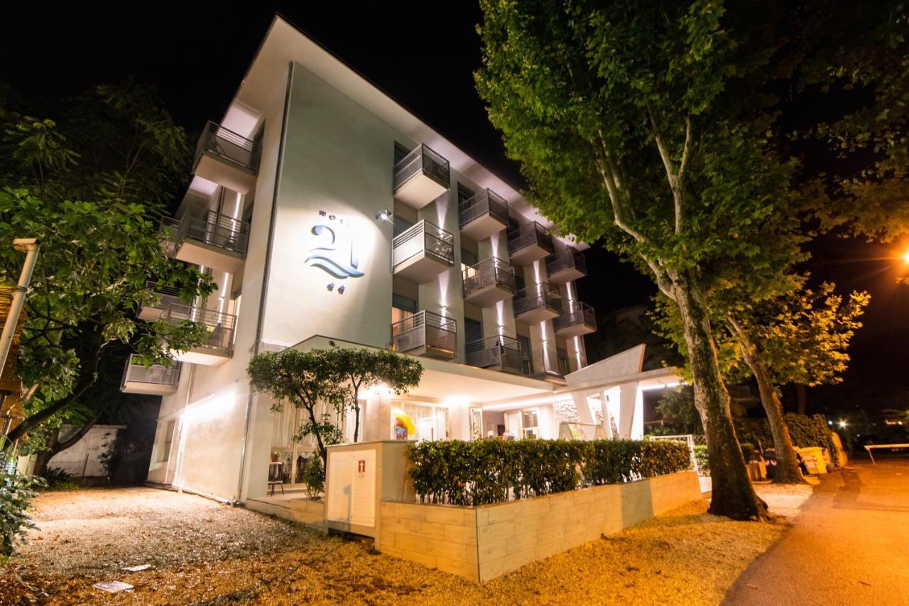Hotel 21 Riccione Exterior photo